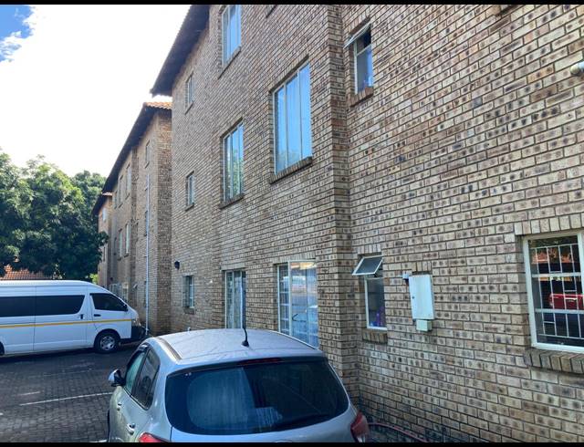 2 BEDROOM APARTMENT FOR SALE IN RUSTENBURG CENTRAL